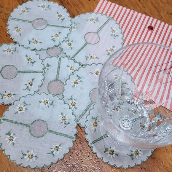 Vintage White Linen Wine Slipper Coaster Set (8) – Embroidered Floral Design - Picture 2 of 5